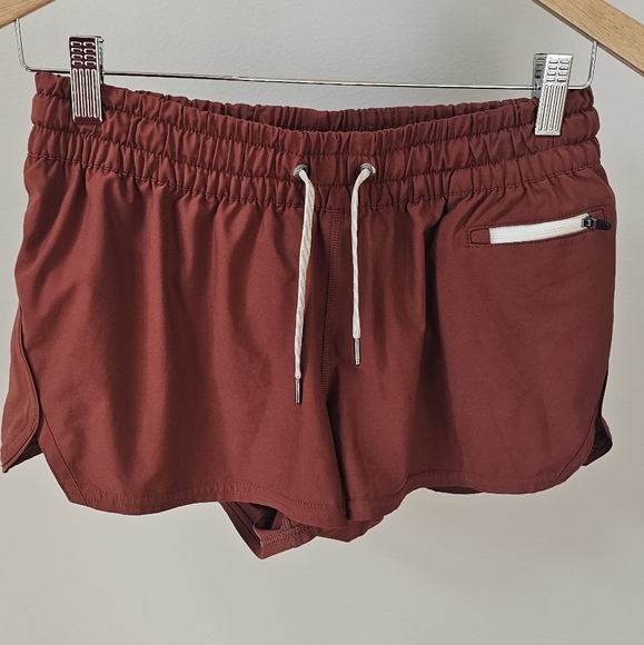 Vuori Pants - VUORI shorts 2 inches size 8